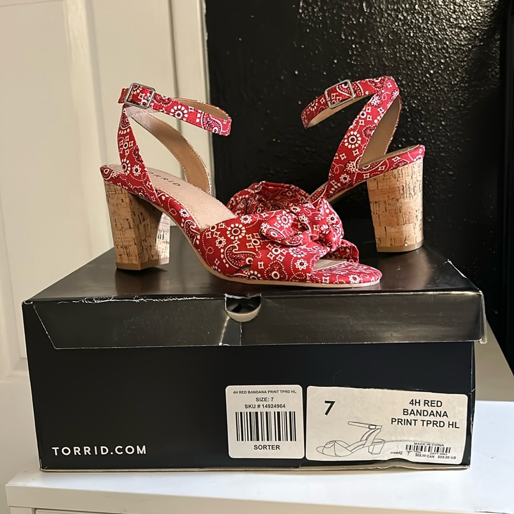 Torrid Red Bandana Print Heels Sz 7W